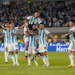 Messi bùng nổ trong thắng lợi của Argentina