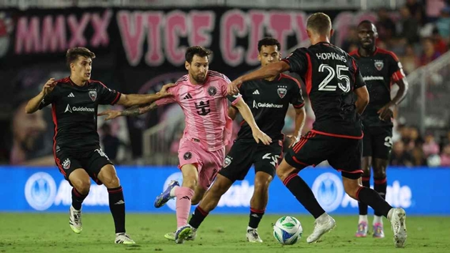 “Messi có một đêm bình thường, nhưng bất thường với mọi cầu thủ”