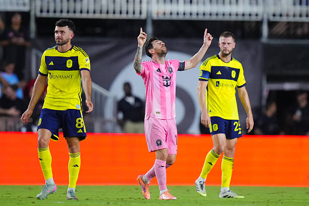 Messi đi vào lịch sử trong ngày Inter Miami thắng hủy diệt 4-0