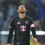 Messi ghi bàn muộn, Nashville thắng 2-1, buộc Miami đá trận 3