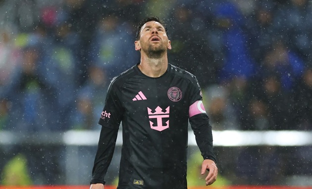 Messi ghi bàn muộn, Nashville thắng 2-1, buộc Miami đá trận 3