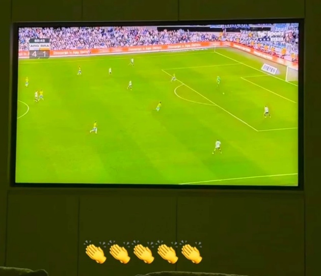 Messi làm điều này khi Argentina hủy diệt Brazil