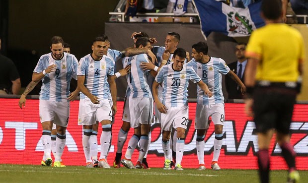 Messi lập hattrick, Argentina diệt gọn 10 người Panama