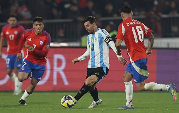Messi trở lại đội tuyển, chơi nổi bật trong chiến thắng trước Chile
