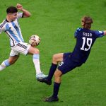 “Một tiền đạo toàn diện hơn Mbappe và Haaland”