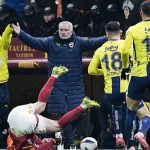 Mourinho bị cáo buộc phân biệt chủng tộc sau trận derby Thổ Nhĩ Kỳ