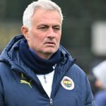 Mourinho và cái giá của sự vạ miệng