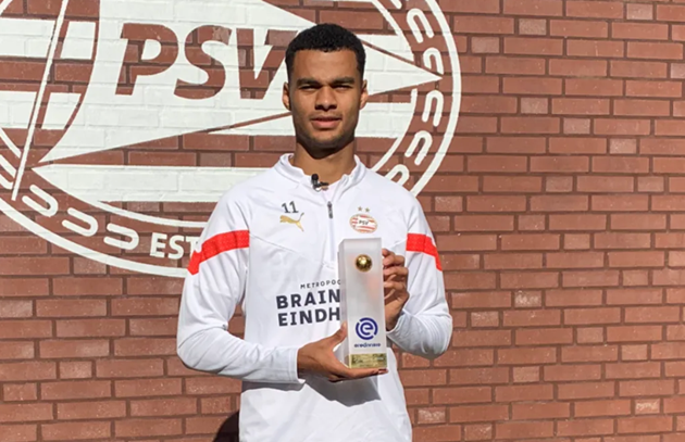 Mục tiêu của M.U, Arsenal hay nhất Eredivisie tháng 9