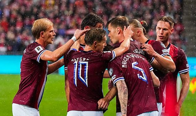 Na Uy 3-0 Italia: Nusa gây ấn tượng; “Azzurri” bế tắc và bạc nhược