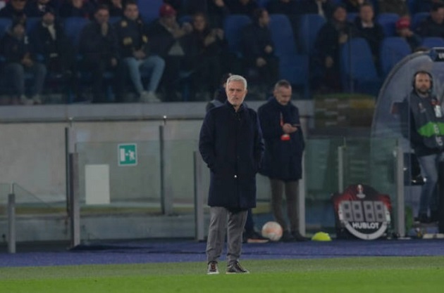 Ngược dòng ấn tượng, Mourinho bất ngờ nhường công trạng