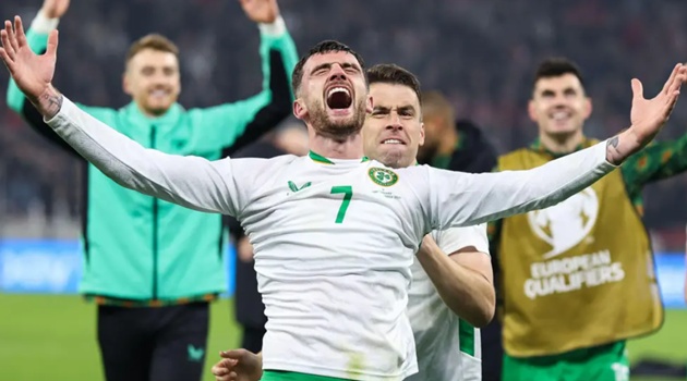 Người Ireland sống lại giấc mơ World Cup với cú hat-trick lịch sử