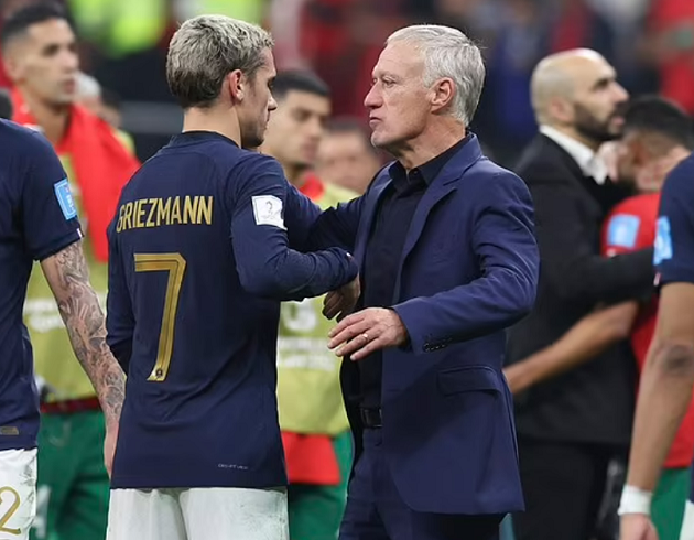 Nhận “cú sốc Mbappe”, Griezmann cân nhắc từ giã tuyển Pháp