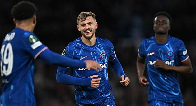 Những “kép phụ” tỏa sáng đưa Chelsea vào chung kết Conference League