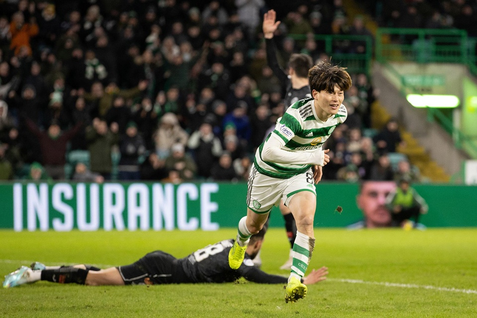 Những ngày như mơ của ngôi sao tuyển Nhật ở trời Âu