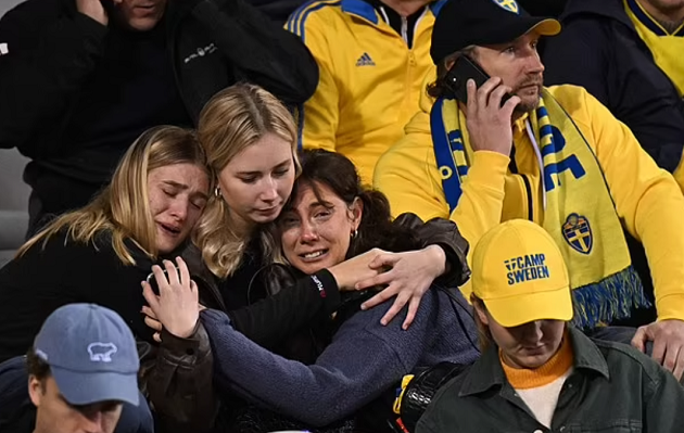 NÓNG! ISIS xả súng, 2 CĐV Thụy Điển tử vong