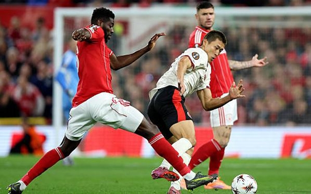 Nottingham Forest nối dài chuỗi trận không thắng lên con số 8