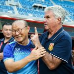 Phù thủy Chelsea, thầy của Park Hang-seo giải nghệ