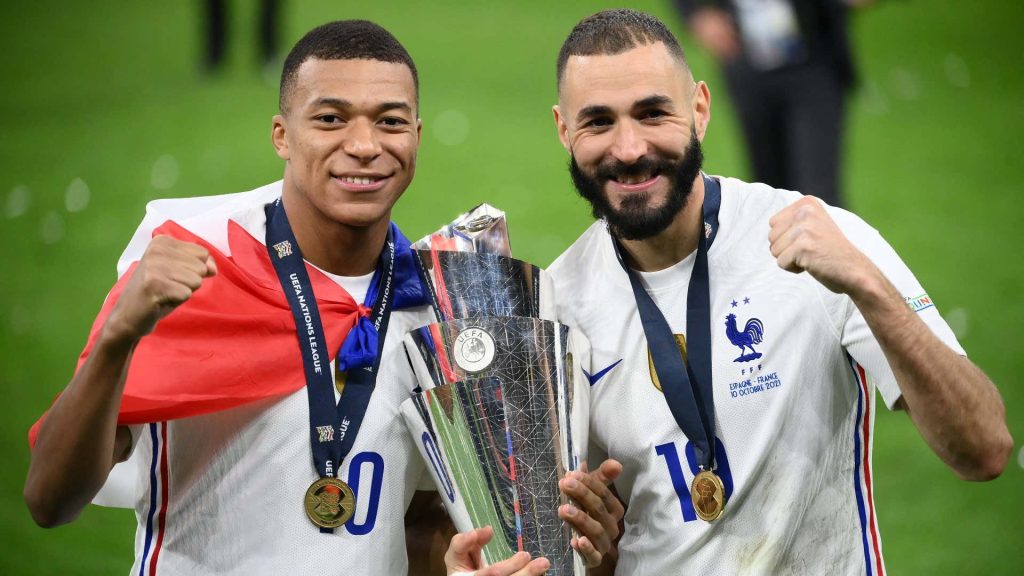 PSG sắp đấu Real Madrid, Mbappe lên tiếng về quan hệ với Benzema
