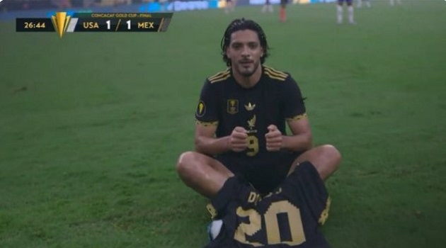 Raul Jimenez ghi bàn rồi tri ân Jota đầy xúc động