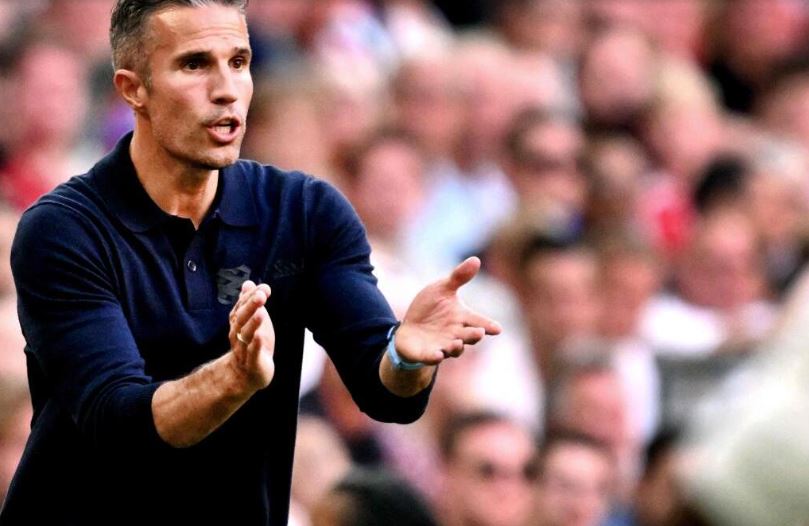 Robin van Persie làm HLV, Heerenveen nhận thất bại kỷ lục 1-9