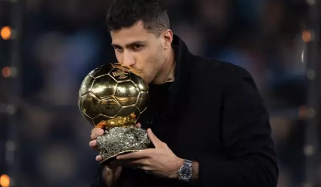 Rodri gây bất ngờ khi gạch tên đồng đội ở Quả Bóng Vàng 2025
