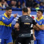 Rojo bị đuổi khỏi trận cầu bạo lực nhất Nam Mỹ