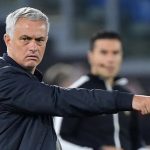 Roma thắng trận, Mourinho tranh thủ đá xoáy Lazio