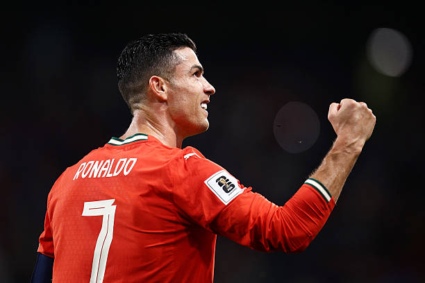 Ronaldo gọi, Messi lập tức trả lời