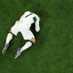 Ronaldo phải chấp nhận vị thế đang kém Messi