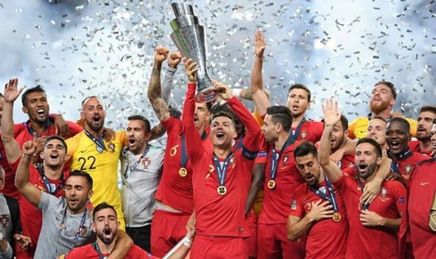 Ronaldo và Messi ở ĐTQG: Hơn nhau ở chữ “Duyên”