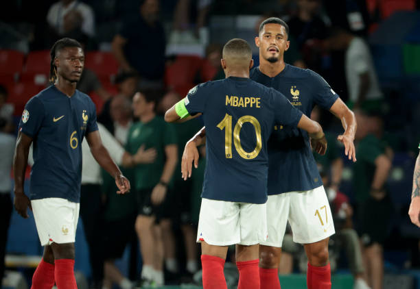 Saliba tiết lộ phẩm chất đội trưởng của Mbappe