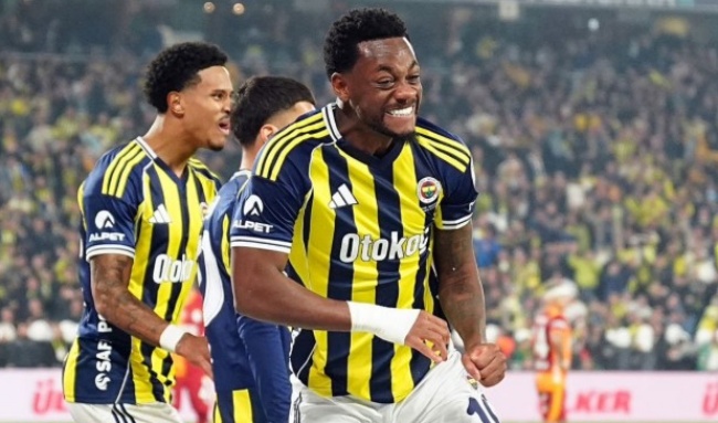 Sane gọi Duran trả lời, Fenerbahce phả hơi nóng vào Galatasaray