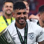 Sao West Ham sở hữu bộ sưu tập cúp châu Âu chưa từng có