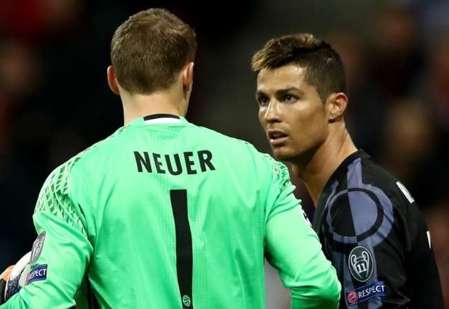 Sau tất cả, Neuer nói thẳng khác biệt về Ronaldo