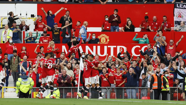 Sự trái ngược của Ronaldo và Messi