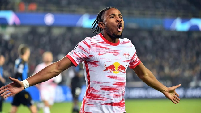 Tại sao mục tiêu của Man Utd là món hàng hot châu Âu?