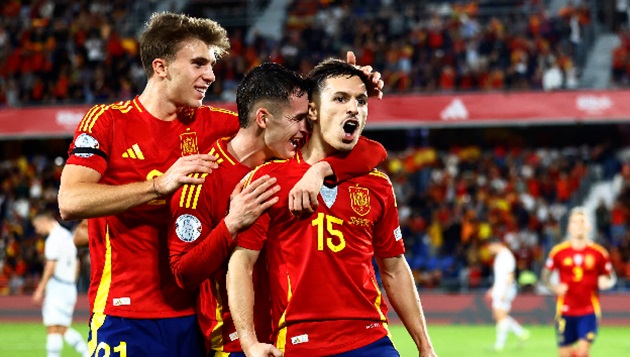 Tây Ban Nha 3-2 Thụy Sĩ: Rượt đuổi kịch tính; Dàn sao trẻ định đoạt trận đấu