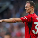 Ten Hag cập nhật tình hình của Jonny Evans