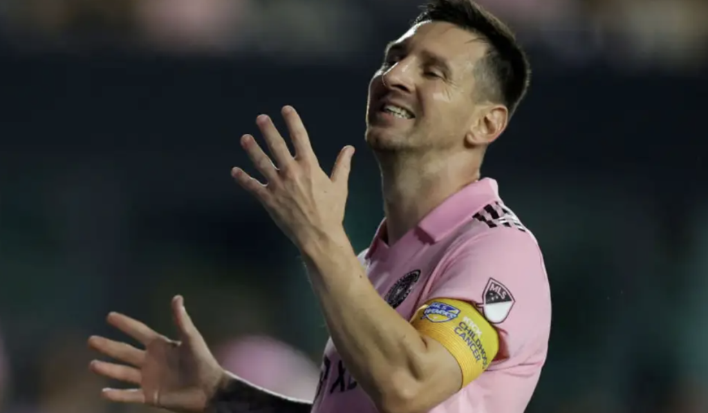 “Thật lạ lùng khi đối thủ muốn Messi ra sân”