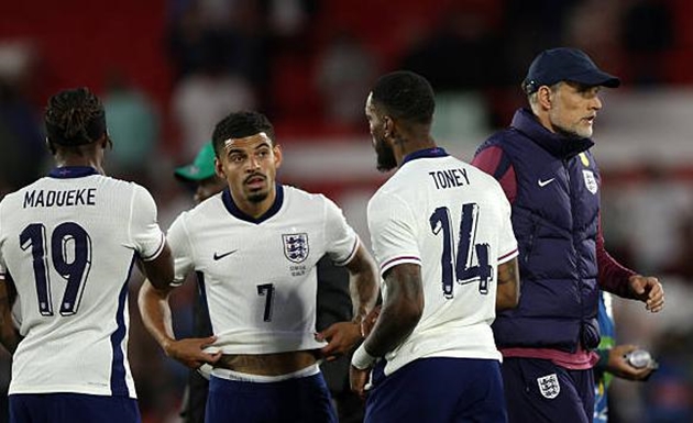 Thomas Tuchel bị chỉ trích vì khiến Ivan Toney xấu hổ