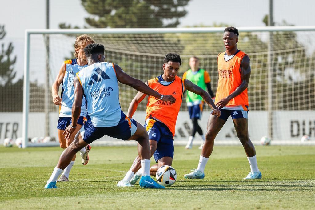 Thương vụ đắt đỏ nhất lịch sử bóng đá vừa bị từ chối