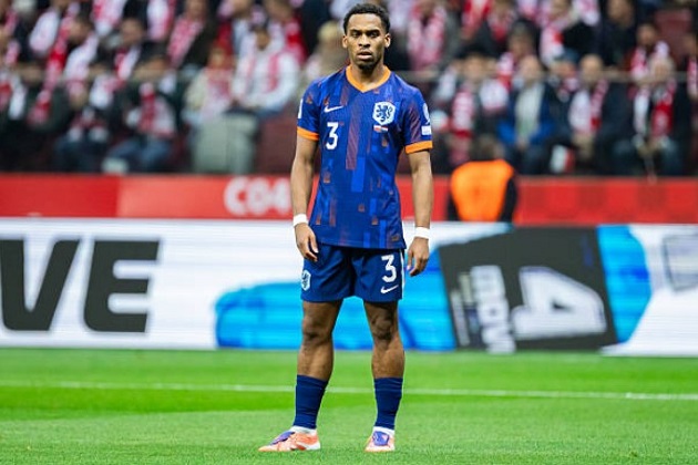 Timber đá trung vệ, nhận phản hồi trái chiều từ báo chí Hà Lan