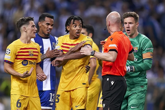 Toan tính của Xavi phá sản vì Gavi