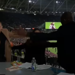 “Tôi vẫn đang cạn lời, tôi hầu như đã khóc”