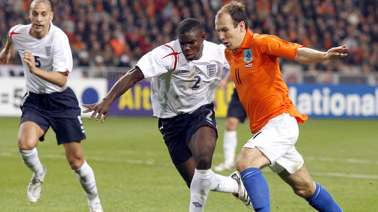 Top 10 cầu thủ từng là “trò hề” của truyền thông (Phần 2): Micah Richards và niềm tiếc nuối của người Anh