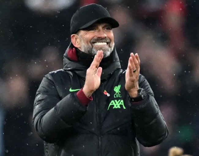 Top 10 HLV giàu nhất: Pep kiếm ngang Mourinho; Bất ngờ Rooney