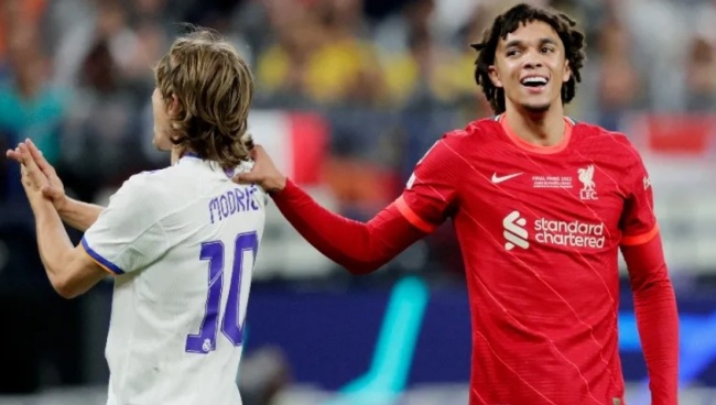 Top 10 huyền thoại chia tay sân cỏ trong mùa giải 2024/25