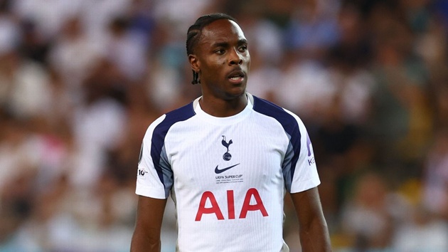 Tottenham phản ứng mạnh với nạn phân biệt chủng tộc nhắm vào Tel