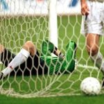 Trận bóng lịch sử giữa tuyển Nga và Ukraine