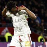 Trọng tài Hà Lan an ủi, không rút thẻ cho cầu thủ cởi áo ăn mừng